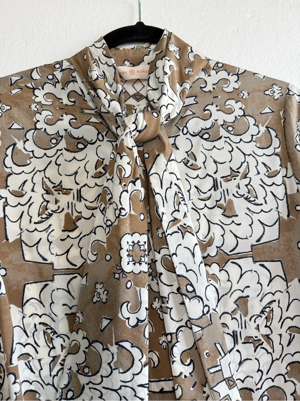 Tory Burch Silk Tie Neck Button Down Floral Tunic Blouse Taupe Cream Size 4